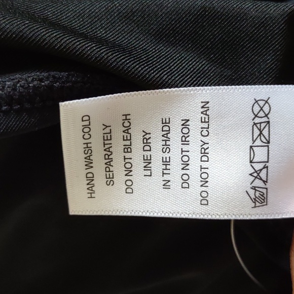 NWT Meet.Curve 4XL Black Ruffle Bikini Top - Picture 9 of 9